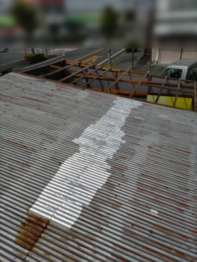 焼津市H様トタン雨漏_施工中3