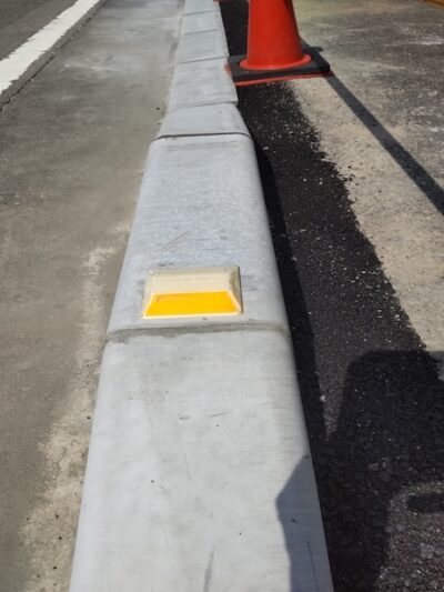 藤枝市歩道切り下げ施工反射材