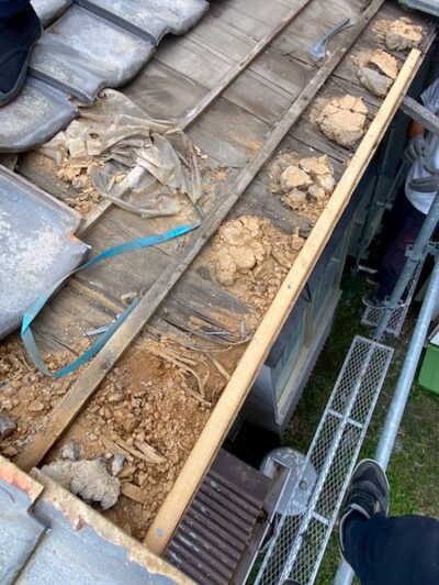 牧之原市A様雨樋補修中1_tokai