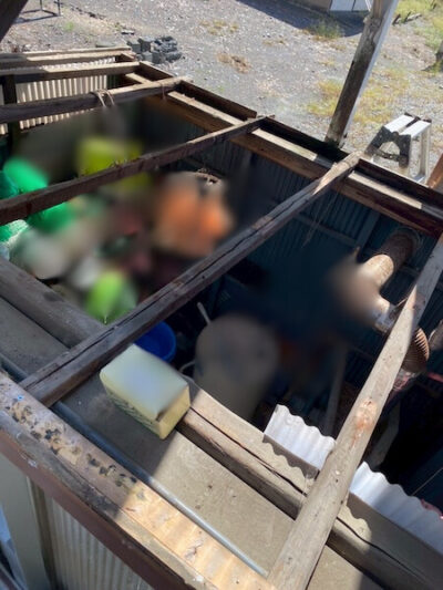 吉田町倉庫屋根補修施工中_tokai