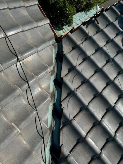 焼津市A様邸施工前 谷樋部分