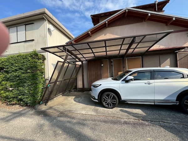 台風強風被害_カーポート_サイクルポート２